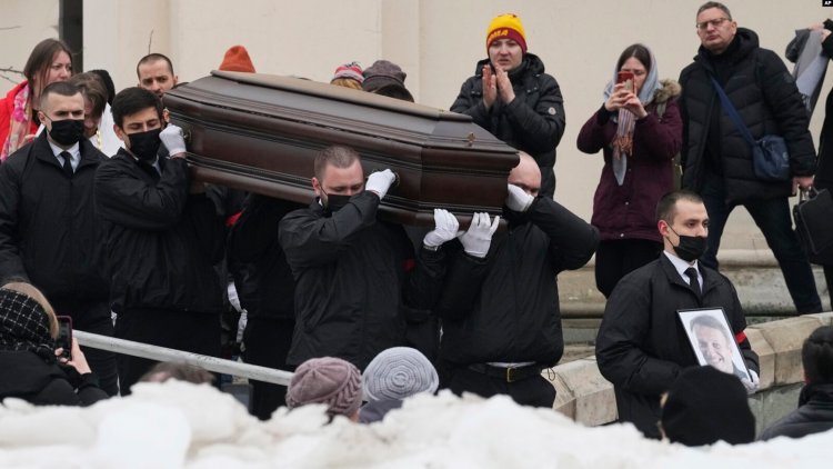 Rus muhalif lider Navalni'nin cenaze töreni yoğun güvenlik önlemleri altında yapıldı