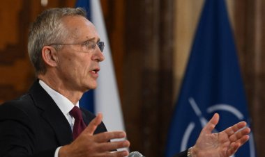 Stoltenberg: “Ukrayna'nın NATO müttefiklerinden aldığı silahlara ilişkin kısıtlamaları gözden geçirmenin vakti geldi”