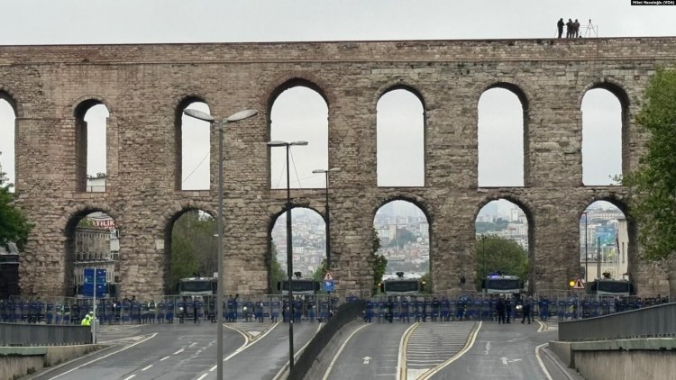 1 Mayıs korteji Taksim Meydanı'na yürümek istiyor, polis izin vermiyor