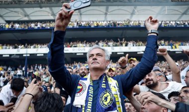 Mourinho’dan Fenerbahçe taraftarına ilk mesaj: “Sizin hayalleriniz benim hayallerim”