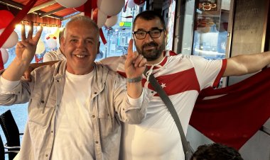 Türk Milli Takımı Berlin'de Coşkuyla Desteklendi