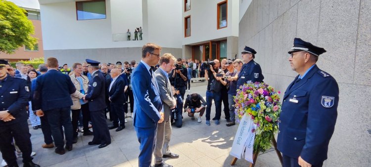 Polis Memuru Rouven Laur İçin Sessiz Yürüyüş Düzenlendi