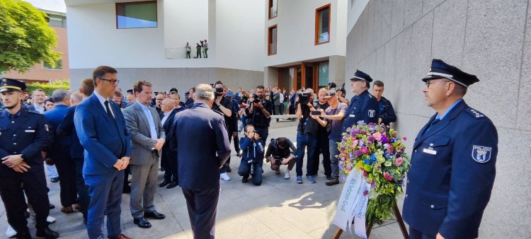 Polis Memuru Rouven Laur İçin Sessiz Yürüyüş Düzenlendi