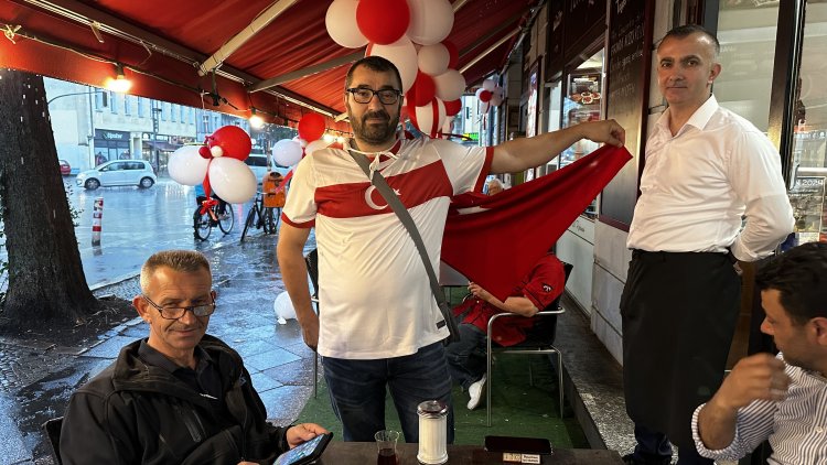 Türk Milli Takımı Berlin'de Coşkuyla Desteklendi