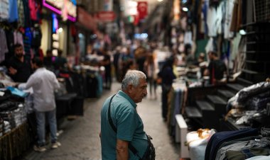 Türkiye’de yıllık enflasyon yüzde 71,6: Memur ve emeklilerin zam oranları belli oldu