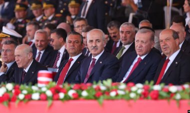 Siyaset Kıbrıs'ta birlik görüntüsü verdi