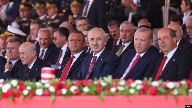 Siyaset Kıbrıs'ta birlik görüntüsü verdi