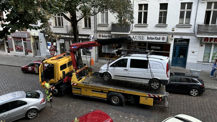 Berlin'de Park Kabusu: Ceza Yağmuru ve Bitmeyen Yer Savaşı!