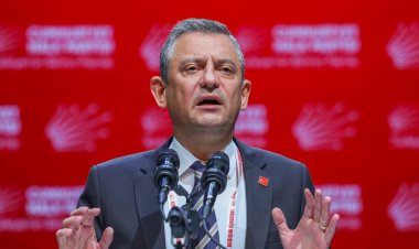 CHP’de parti içi muhalefet tartışması sona eriyor mu? Parti Tüzüğü oy çokluğuyla kabul edildi