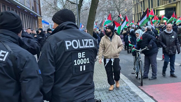 Alman Polisi, Filistin'e Destek Paylaşımı Nedeniyle İfade İçin Çağırdı!