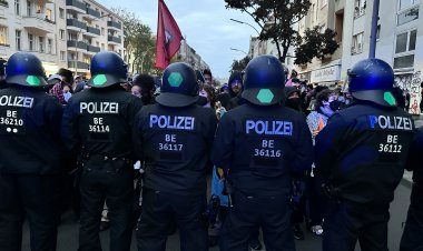 Berlin’de Binler İsrail’i Protesto Etti