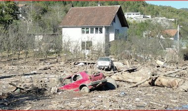 Bosna Hersek’te Felaketin İzleri Silinmeye Çalışılıyor