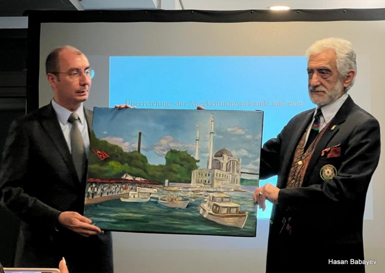 Berlin’de Eşref Heybet’in ‘Türk Dünyası’ Sergisi Büyük İlgi Gördü