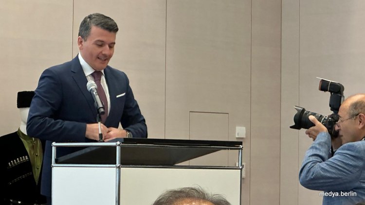 Berlin’de Bakü Slav Üniversitesi’nden Germanistik Paneli