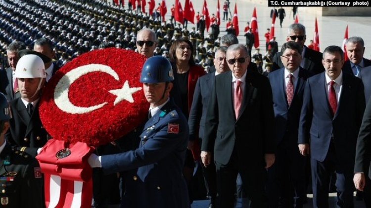 Cumhuriyetin 101’inci yaşı Anıtkabir’de ve kırmızı-beyaz etkinliklerle kutlanıyor