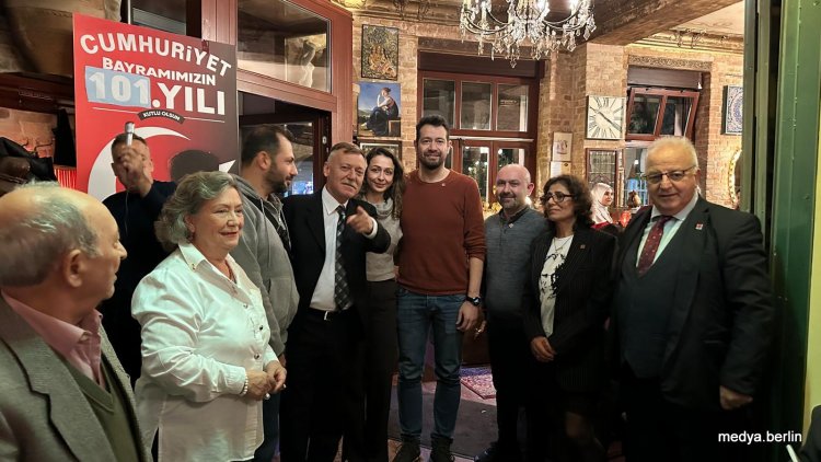 Berlin’de Cumhuriyetin 101. Yılı Coşkuyla Kutlandı