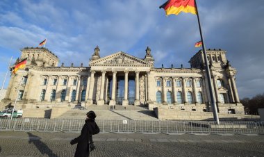 Almanya’da Siyasi Kriz Erken Seçime Gidiyor