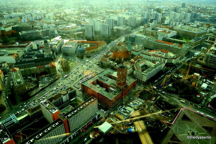 Almanya’da 2022’de Şirket Kuruluşları %8,0, Kapanışlar %8,7 Oranında Gerçekleşti