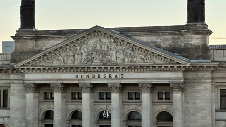 Almanya’da Federal Konsey (Bundesrat) Kasım Ayı Gündemi Yoğun