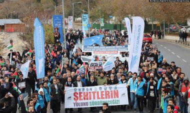 İstanbul’da Gazze’ye destek yürüyüşü: “Vicdan gemisine izin verin”