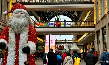 Berlin’de Yılbaşı Coşkusu: Postdamer Platz ve Alışveriş Alanları Renkli Işıklarla Süsleniyor