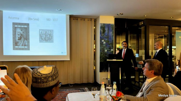 Avicenna Klinik’te Yeni Yıl Resepsiyonu
