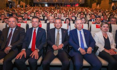 CHP’nin cumhurbaşkanı adayını erken belirlemesinin avantajları ve dezavantajları neler?