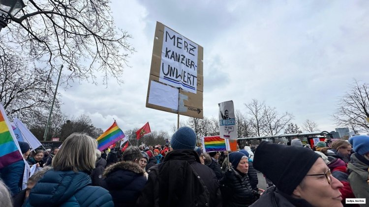 Berlin’de Göç ve Demokrasi İçin Protesto: “Almanya’nın Geleceği Tehlikede”