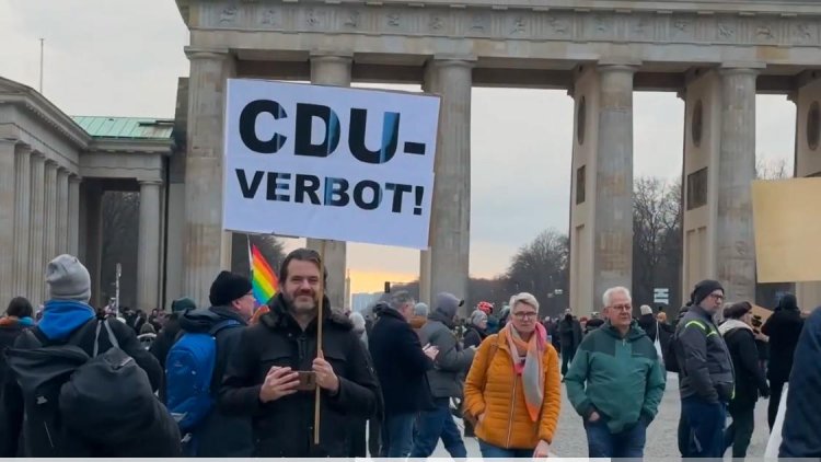 Berlin’de Göç ve Demokrasi İçin Protesto: “Almanya’nın Geleceği Tehlikede”