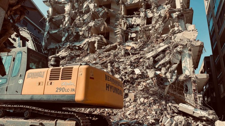 İki yıl geçti deprem yargılamaları sürüyor: “Ne hikmetse hiçbir kamu görevlisi yargılanmıyor”