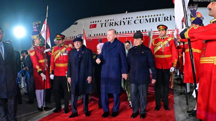 Cumhurbaşkanı Erdoğan 5 yıl aradan sonra Pakistan’da