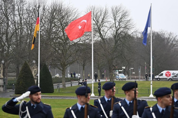 Türkiye’nin Berlin Büyükelçisi Gökhan Turan, Güven Mektubunu Cumhurbaşkanı Steinmeier’e Sundu