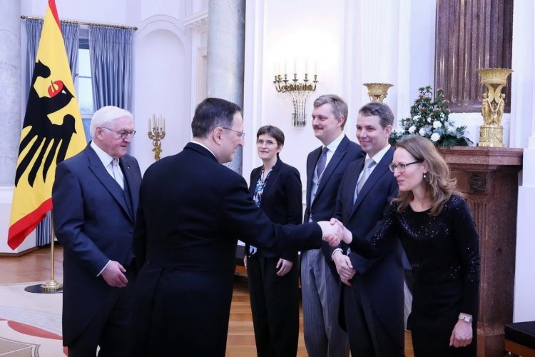 Türkiye’nin Berlin Büyükelçisi Gökhan Turan, Güven Mektubunu Cumhurbaşkanı Steinmeier’e Sundu