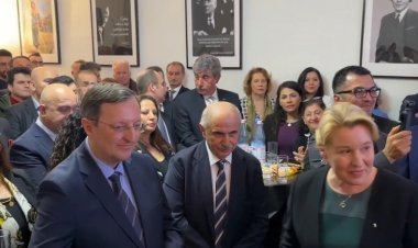 Berlin Eyaleti Ekonomi Senatörü Franziska Giffey Yargı Yorumu Tepki Çekti