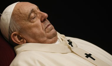 Papa Franciscus Hayatını Kaybetti