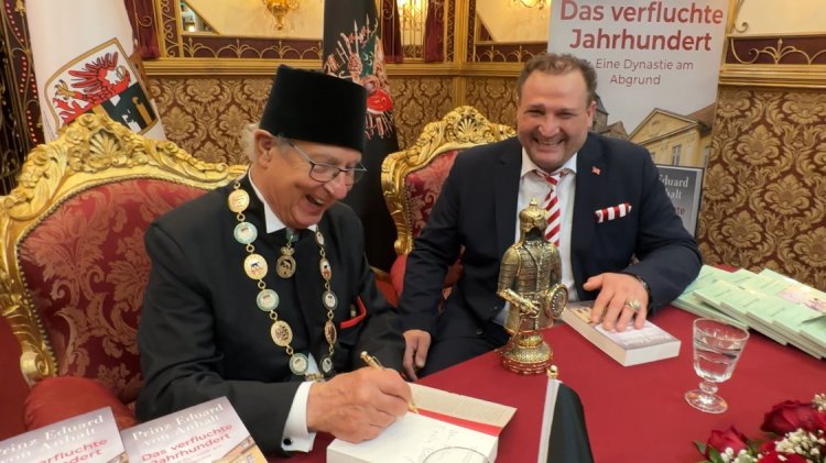 Prinz Eduard von Anhalt’ın Kitabı “Das verfluchte Jahrhundert” Ludwigshafen’da Tanıtıldı