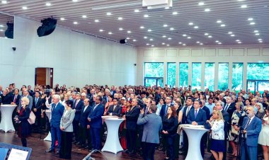 Berlin’de Azerbaycan Bağımsızlık Günü Resepsiyonu: Siyaset ve Diplomasi Dünyasından Yoğun Katılım