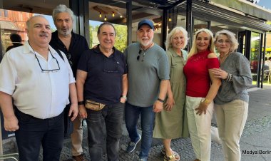 Kahvaltıda Buluşma: Eskimeyenler Retro Pop Müziği Topluluğu Berlin’de Bir Aradaydı