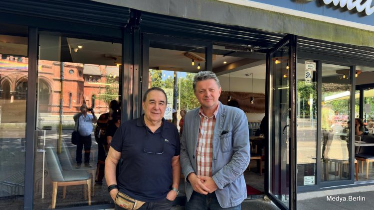Kahvaltıda Buluşma: Eskimeyenler Retro Pop Müziği Topluluğu Berlin’de Bir Aradaydı