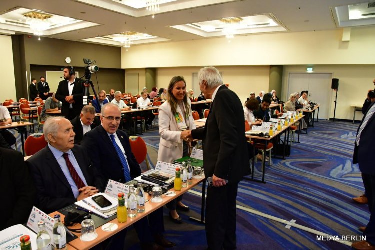 Berlin’de D-8 Zirvesi: Adil Dünya İdeali İçin 28. Yıl Buluşması
