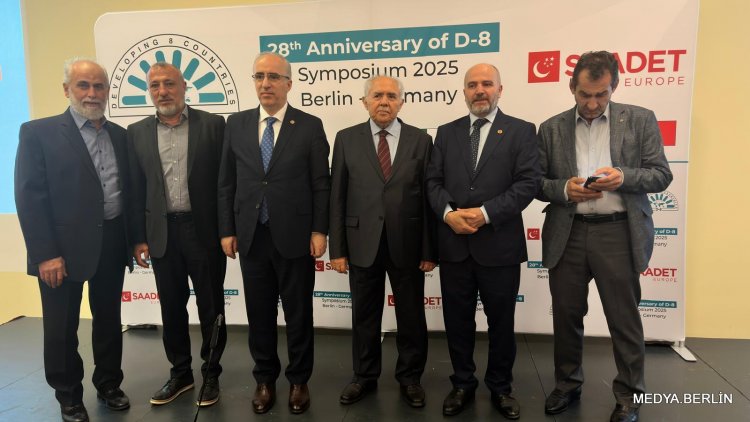 Berlin’de D-8 Zirvesi: Adil Dünya İdeali İçin 28. Yıl Buluşması