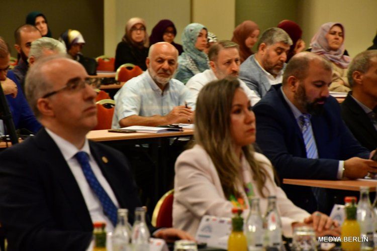 Berlin’de D-8 Zirvesi: Adil Dünya İdeali İçin 28. Yıl Buluşması