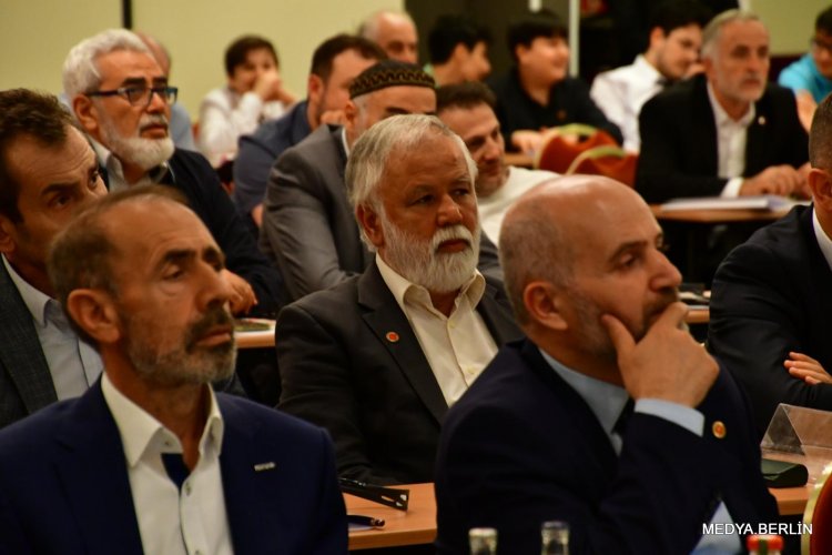 Berlin’de D-8 Zirvesi: Adil Dünya İdeali İçin 28. Yıl Buluşması