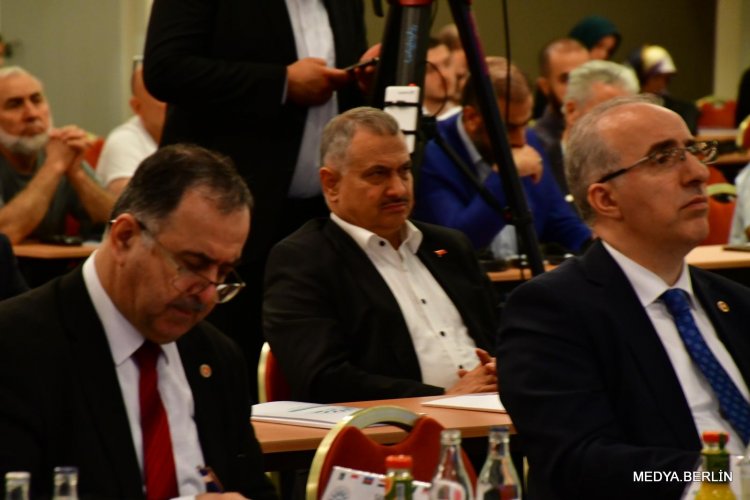 Berlin’de D-8 Zirvesi: Adil Dünya İdeali İçin 28. Yıl Buluşması