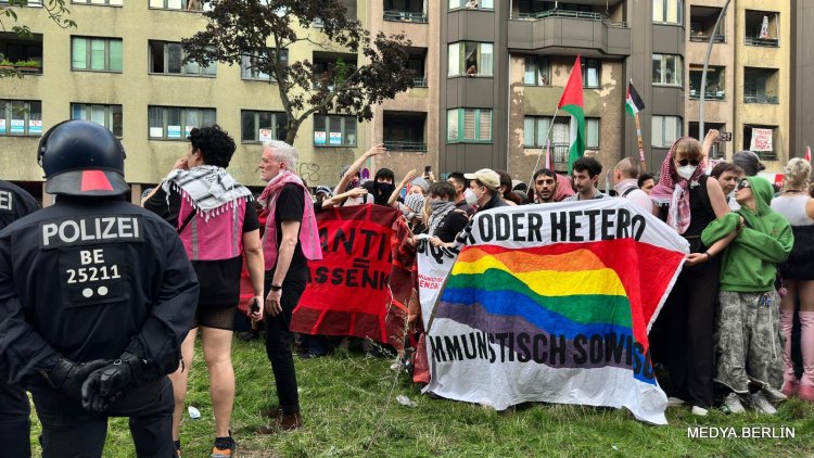Berlin’de Filistin yürüyüşüne on binler katıldı