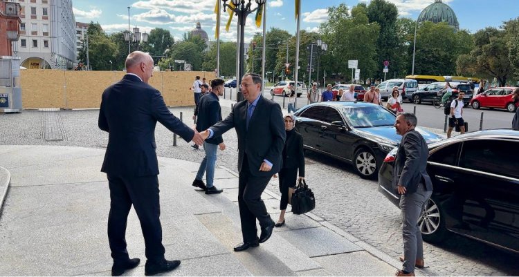 Türkiye’nin Berlin Büyükelçisi Gökhan Turan’dan Rotes Rathaus’a Resmi Ziyaret