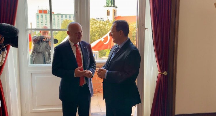 Türkiye’nin Berlin Büyükelçisi Gökhan Turan’dan Rotes Rathaus’a Resmi Ziyaret