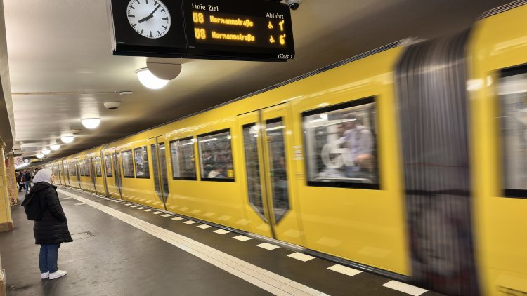 Berlin’de Toplu Taşıma Yine Gecikmelerle Gündemde