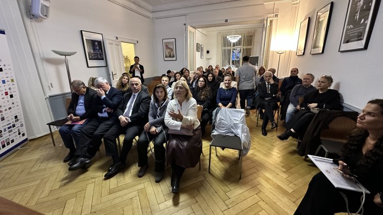 “Sessiz Körlük Uyarısı” – Berlin’de Prof. Dr. Çağlar’dan Göz Sağlığına Dair Hayati Mesajlar