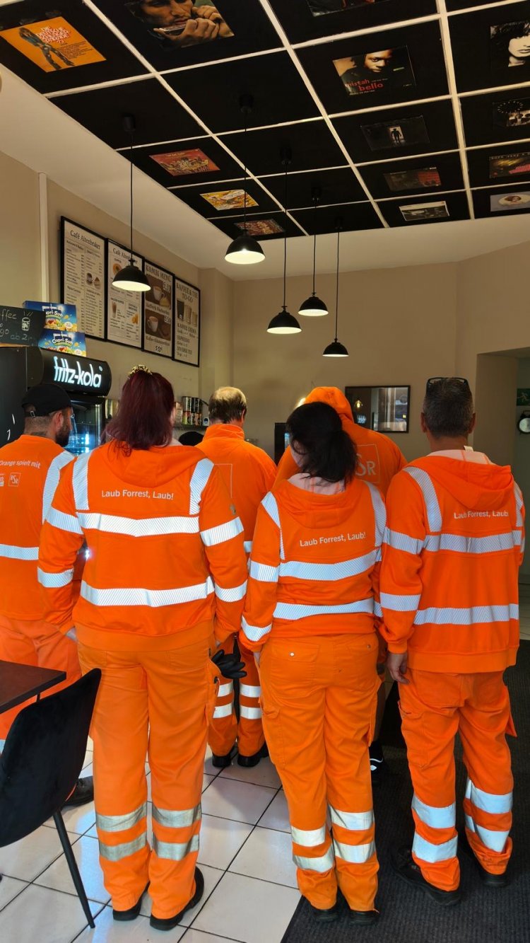 Hakan Demir, BSR ile Rollbergkiez’de temizlik mesaisine çıktı